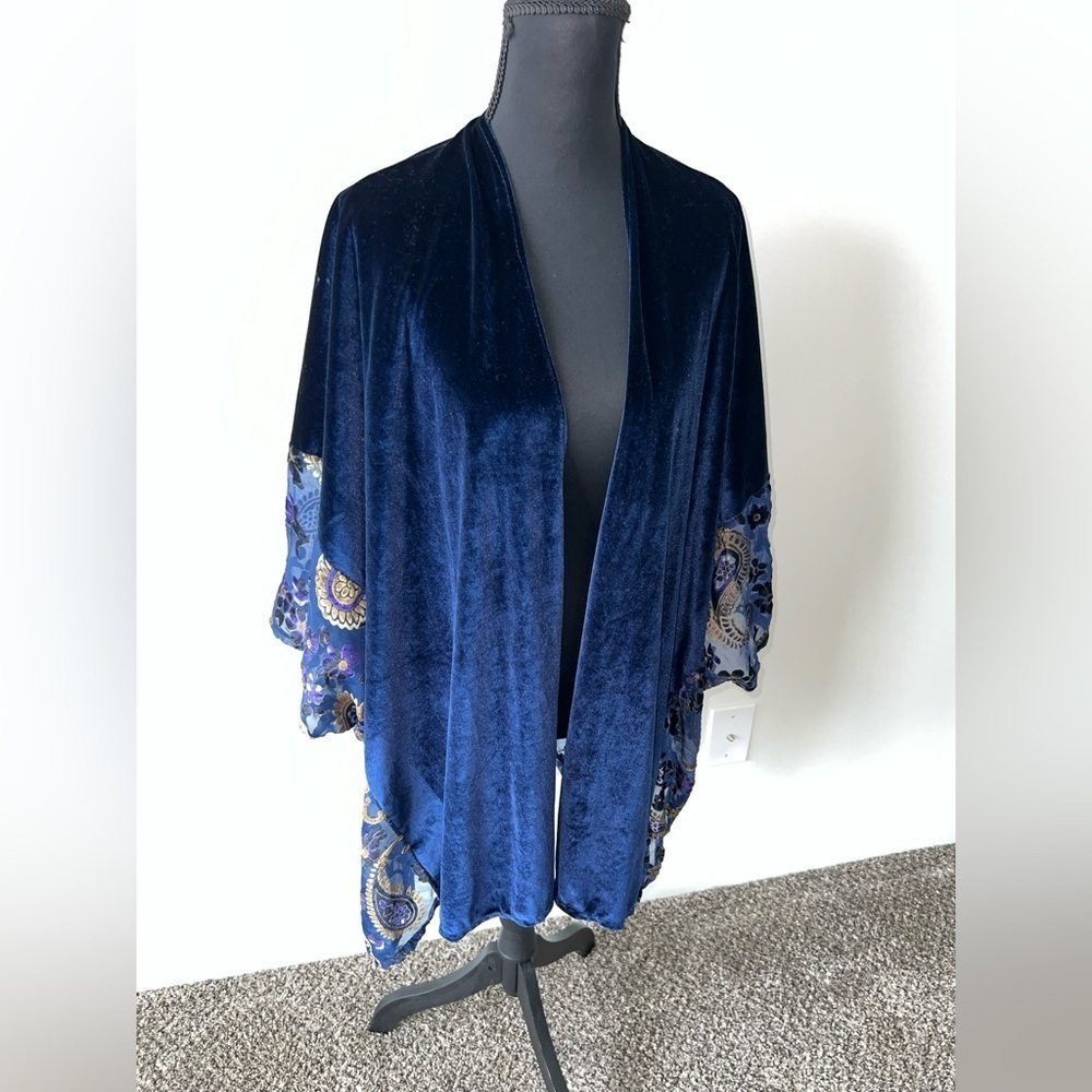 Do Everything in Love Navy Velvet Kimono Lightweight Dolman Sleeve Wrap